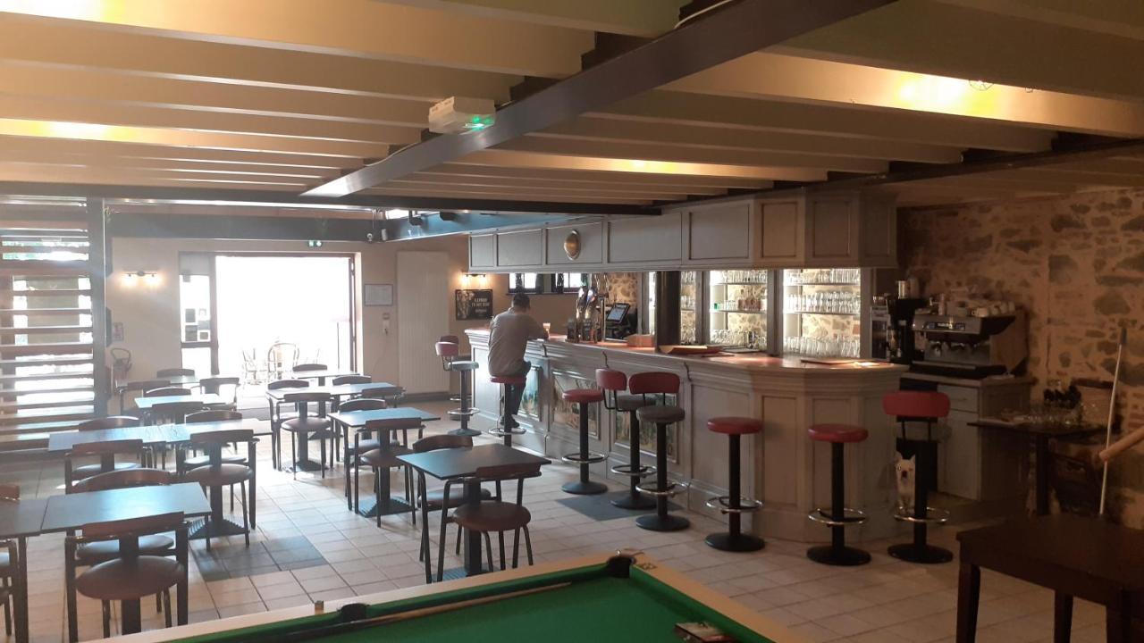 La Boule D'Or Hotell Pouzauges Exteriör bild