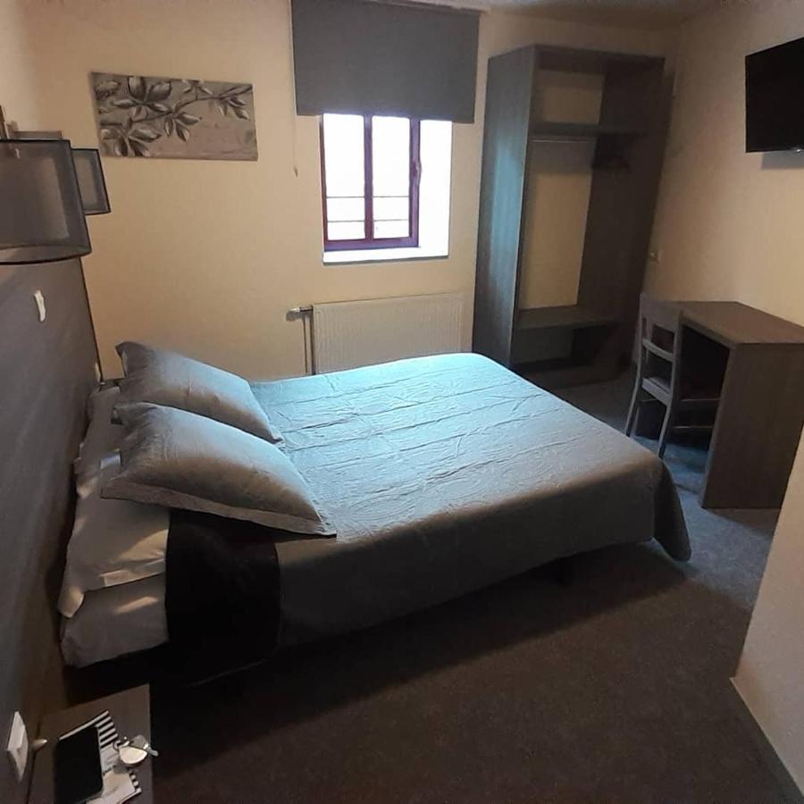 La Boule D'Or Hotell Pouzauges Rum bild