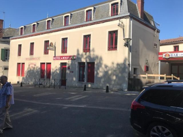 La Boule D'Or Hotell Pouzauges Exteriör bild